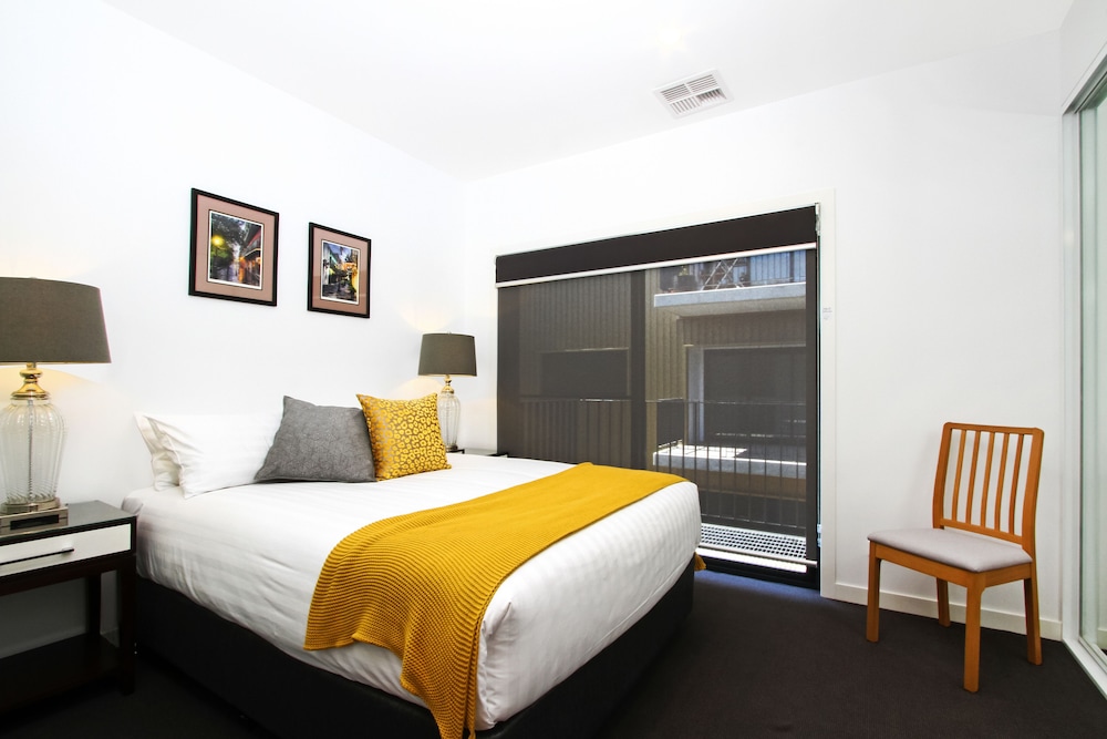 Accommodate Canberra - Parbery view 3