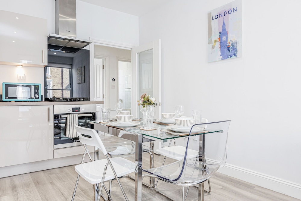 2 Bedroom Portobello Notting Hill Apartment