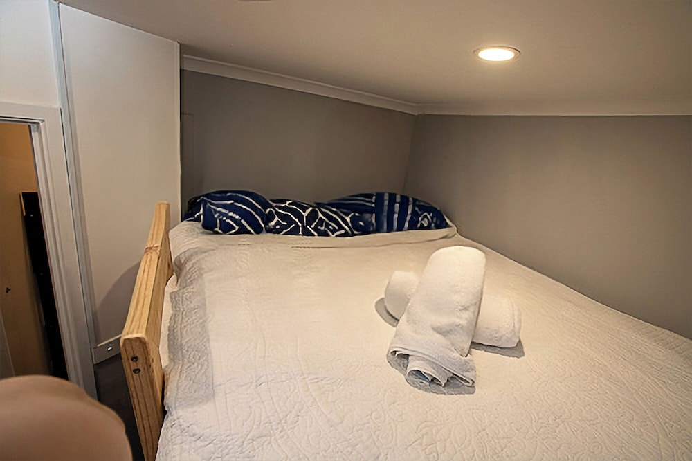 Fitzroy cottage-10pax. 10mins City CBD