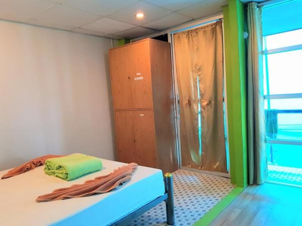 Zone6 Coworking Beach Apartment