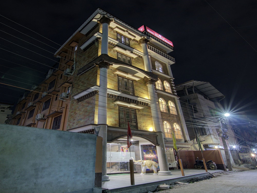 OYO 13599 Hotel Venkatesh Regency