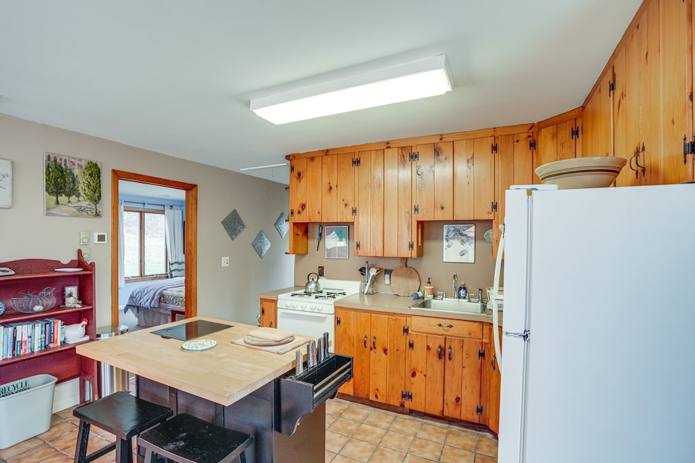 Hawley Home w/ Deck: 4 Mi to Berkshire East Resort view 5