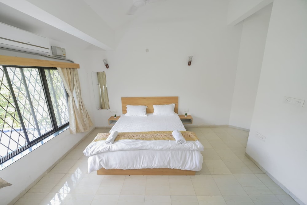 3BHK w/Pool - Dream Habitat by Universe Villas view 5
