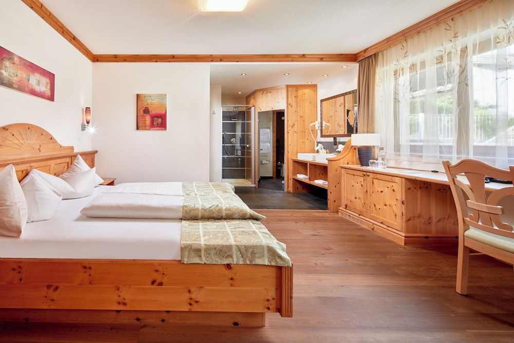 Alpine Hotel Resort Goies
