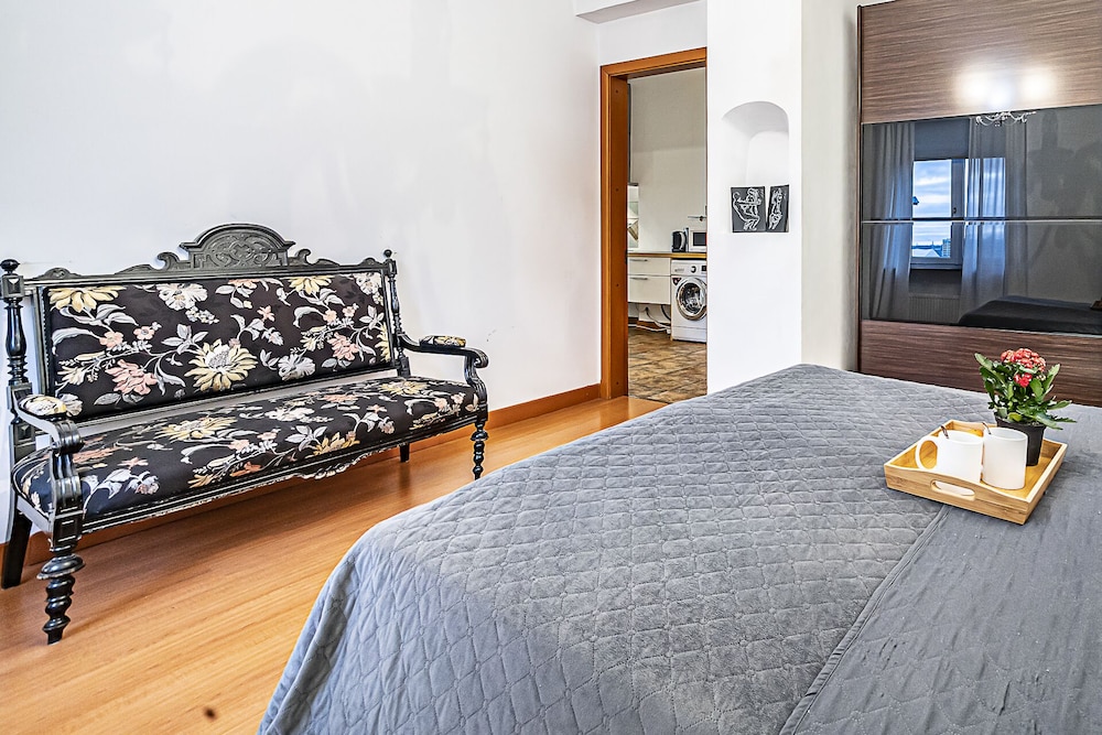 WINWINSTAY Residence in Heart of Old Town view 5