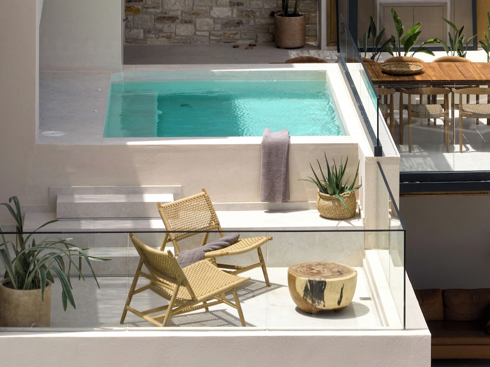 The Nook -luxury Living at the Edge of Tranquility