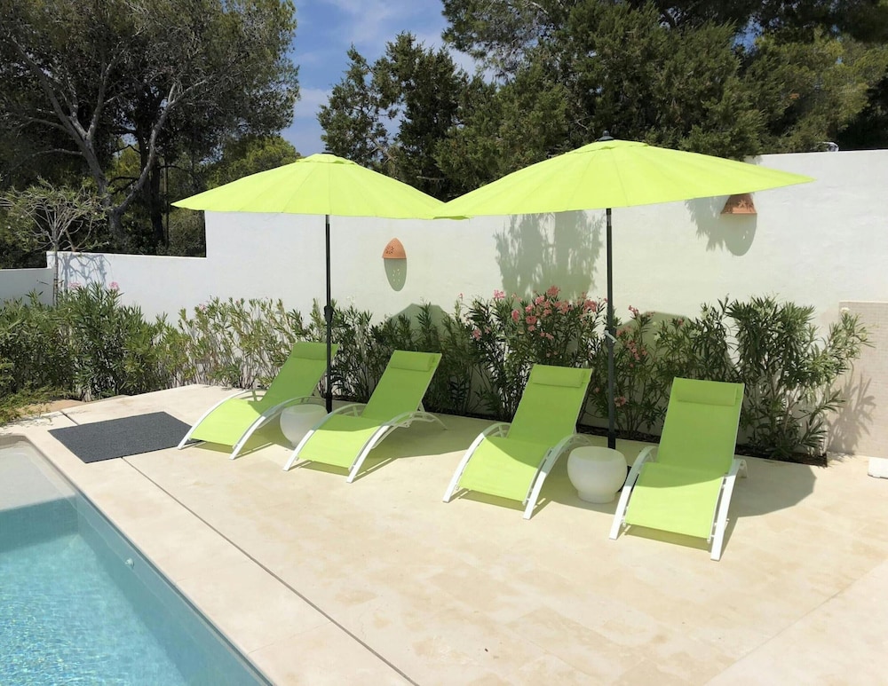 Hillside Villa Near Beaches