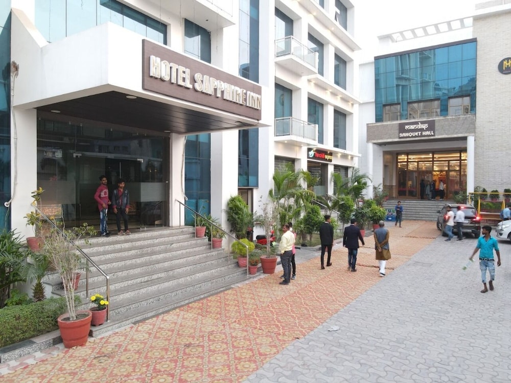 Hotel Sapphire Inn Siwan With AC Room
