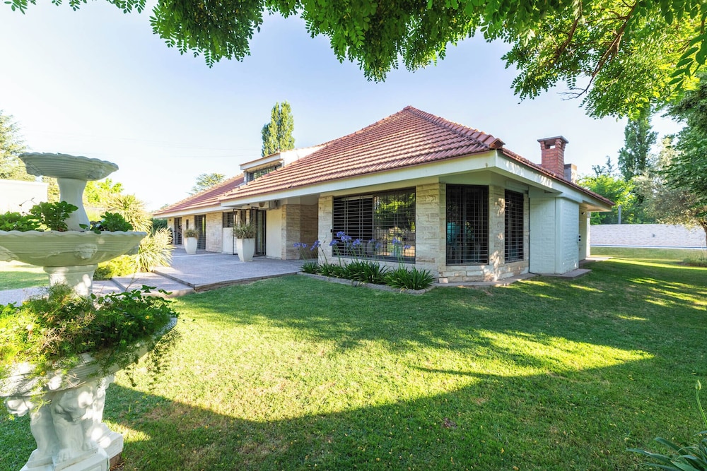 MOT Wine Country Mansion