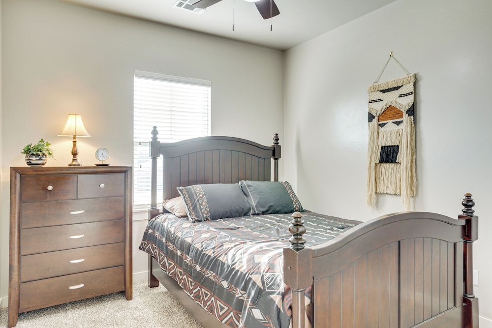 Golf, Swim, Relax: Oklahoma Ranchland Retreat