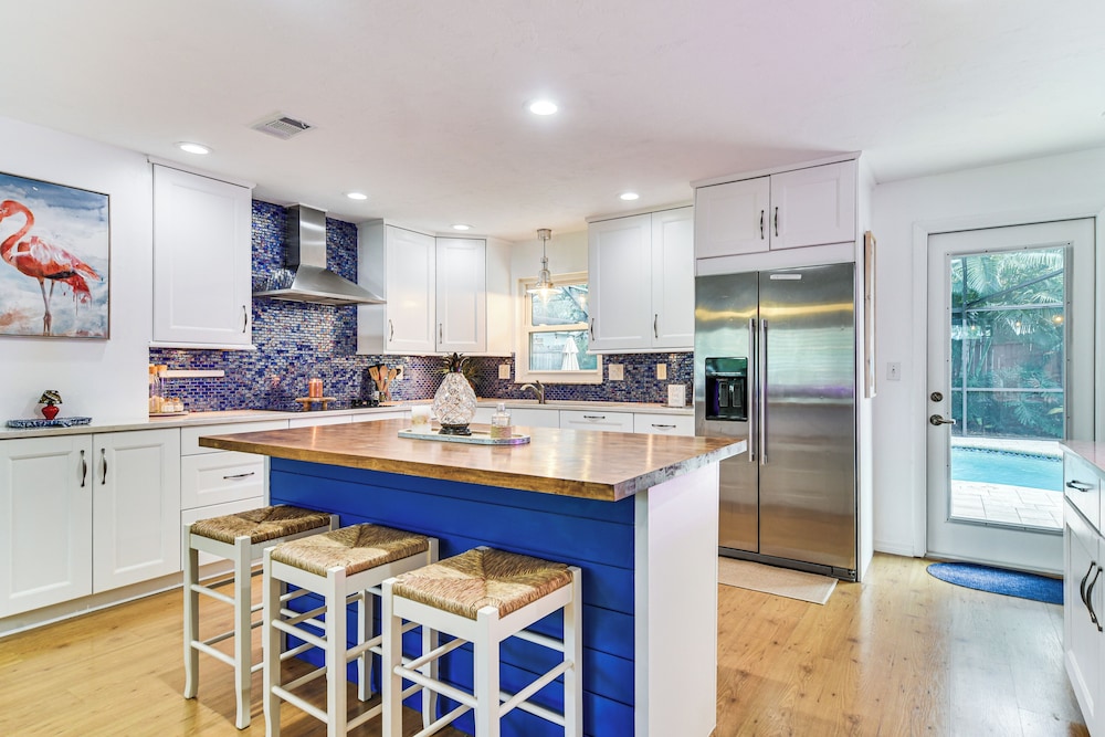 Outdoor Oasis, 4 Mi to Beach: Largo Family Escape!