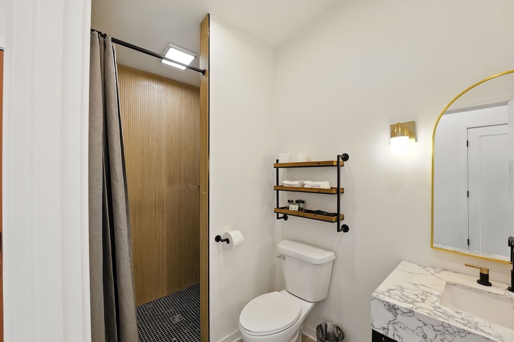 500 House - Unit C 1 Bedroom Townhouse
