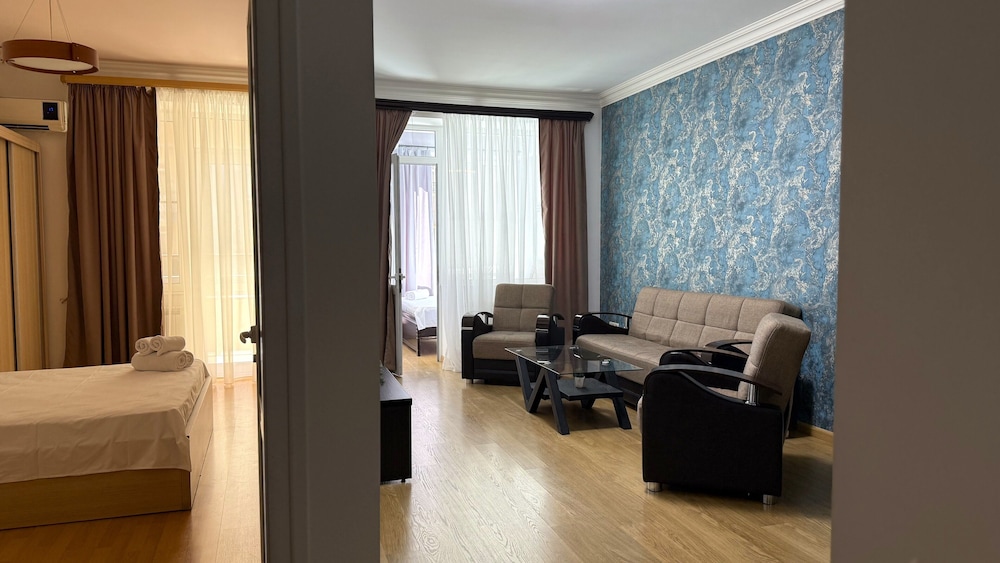 Comfortable apartments on Northern Avenue by Sweet Home