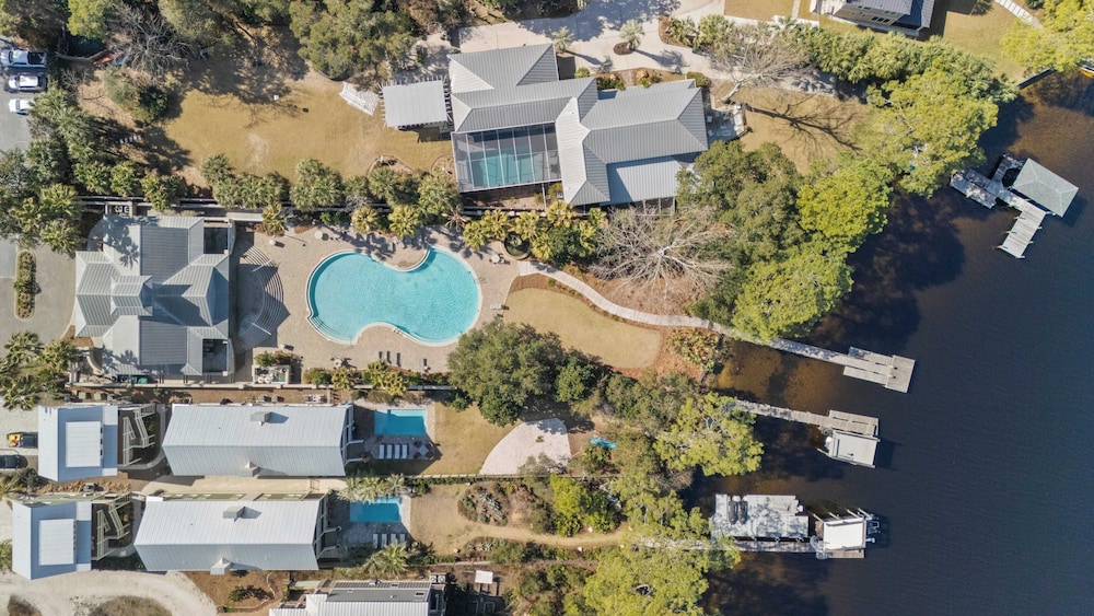 Rooftop Deck w/ Views, Pool, Luxury 5bdr Resorting To Happiness by Avantstay