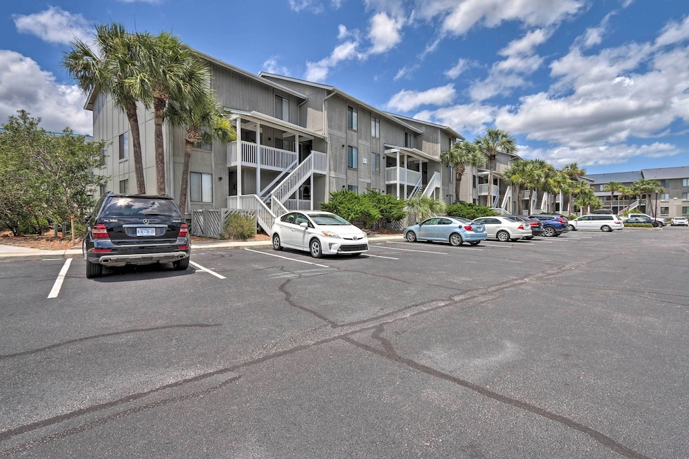 Relaxing Harbor Island Condo: Walk to the Beach! view 4