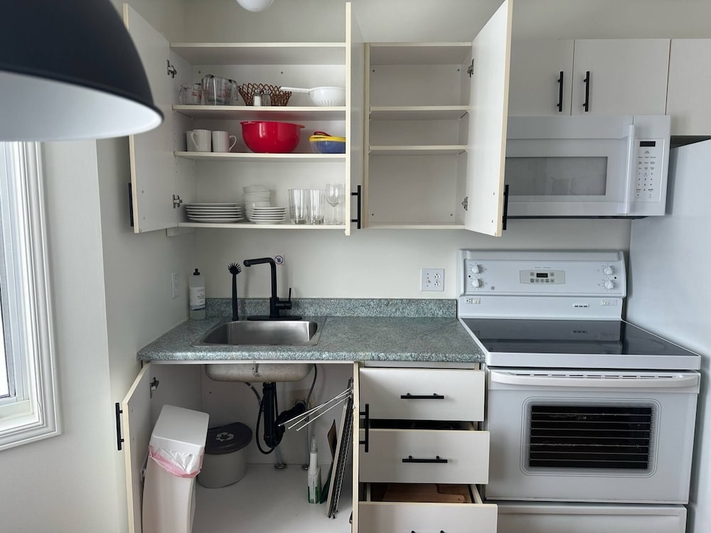 Renovated Chalet for Rent in Front of the Lake