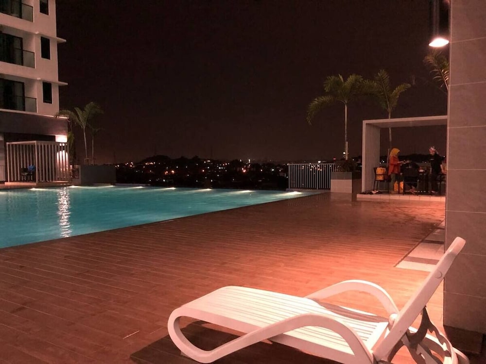 Vista Bangi Serviced Apartments by The River