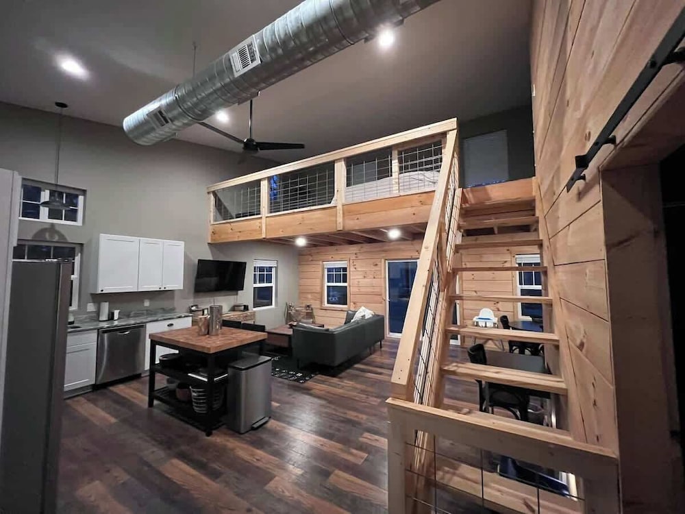 The Treetop Retreat Family Getaway in Scenic Hocking Hills