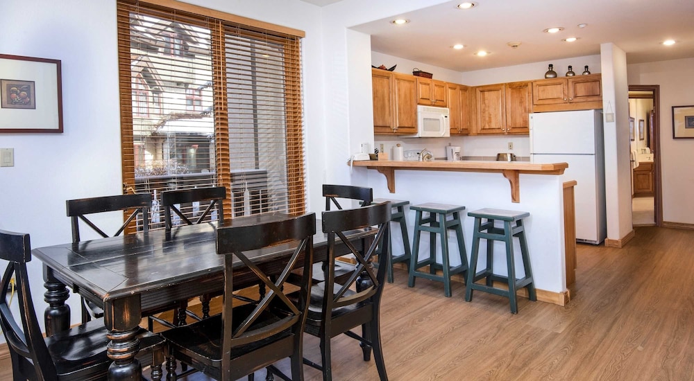 Aspenwood 102 2 Bedroom Condo by RedAwning view 3