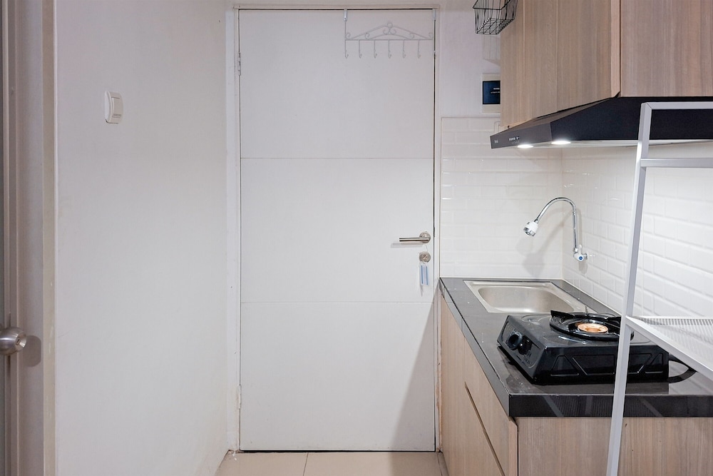 Minimalist Studio At Urbantown Serpong Apartment
