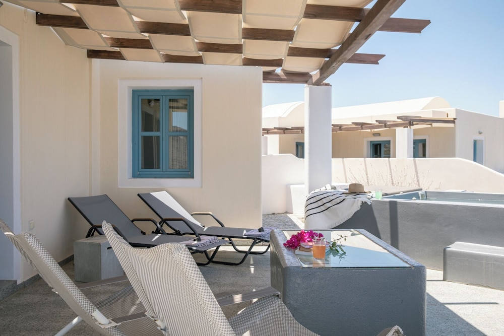GTK Santorini Oia Sunset Villas