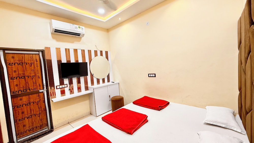 Hotel S C PALACE near Mahakal Temple