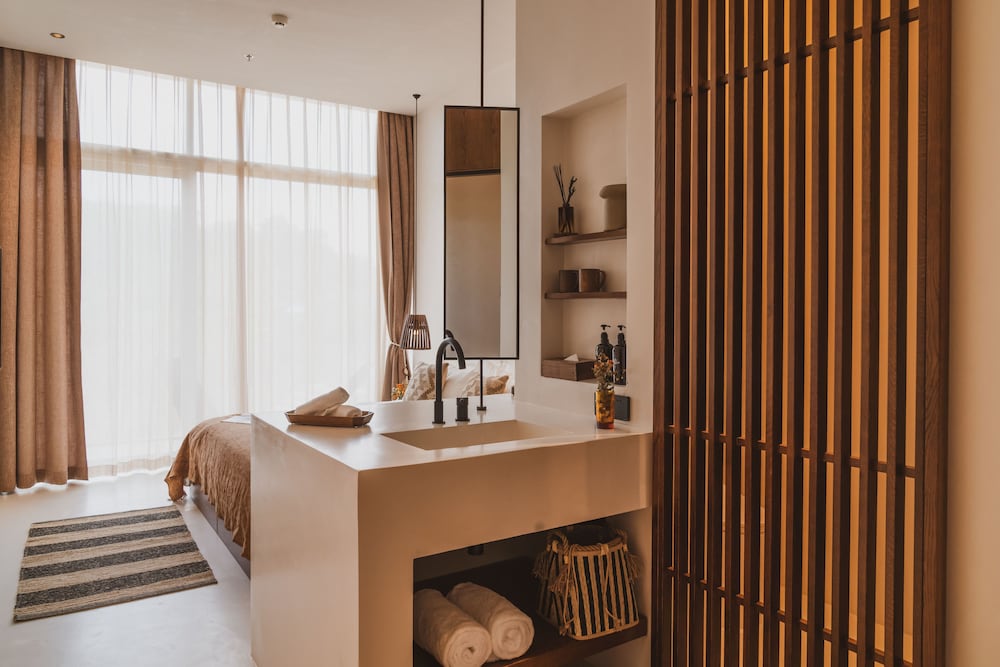 Dalian Sishi Jingyu Beach Resort Hotel