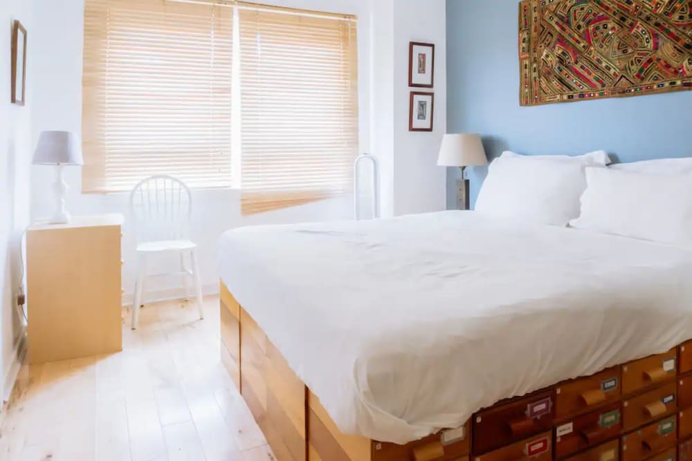 Stylish 3 Bedroom Apartment Near Hollyrood Park view 5