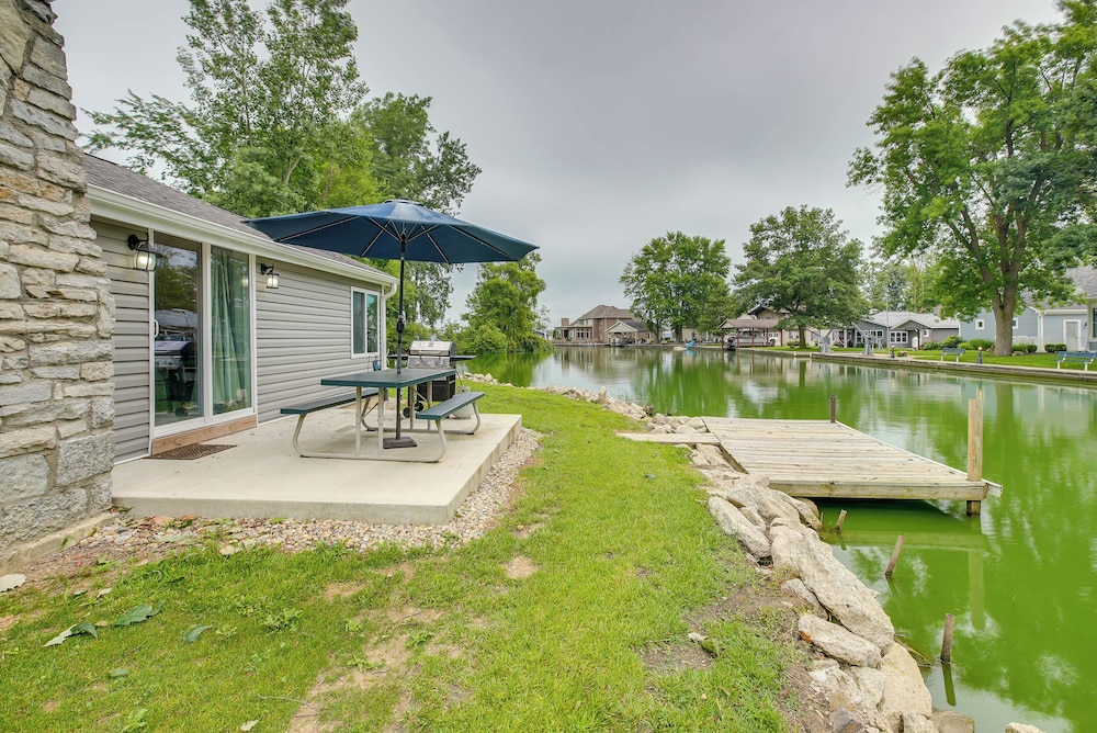 Grand Lake Cabin w/ Private Dock in St Marys!