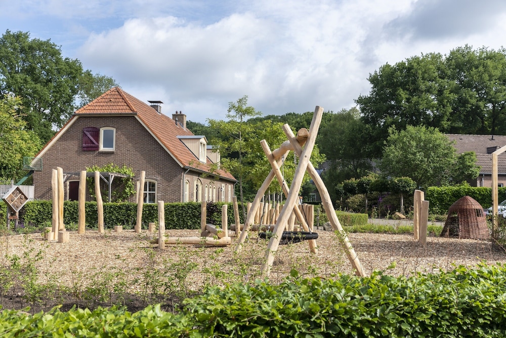 Detached House With Garden Near the Mookerplas