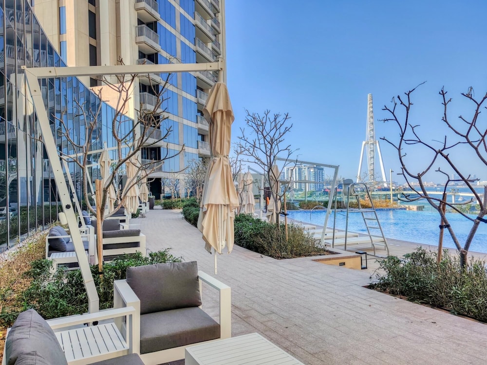 Exclusive Sea View Apartment on the Arabian Gulf