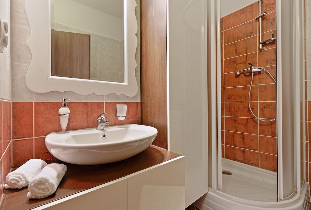 JR Flat Rental