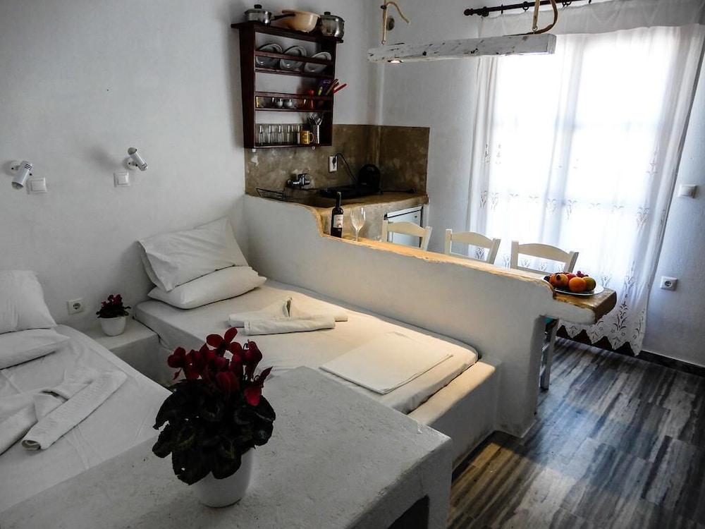 Ioanna Rooms