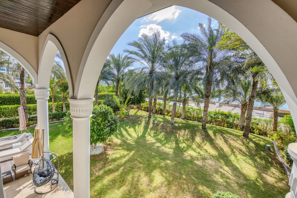 Maison Privee - Majestic Resort Villa with Private Pool on The Palm