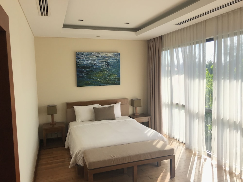 Ocean Resort 4 Bedrooms Danang Living