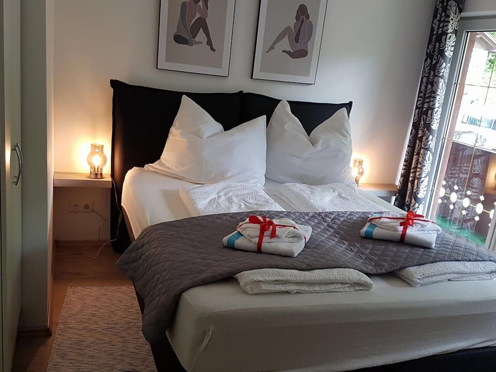 Apartment in Dorfzentrum Near Lake