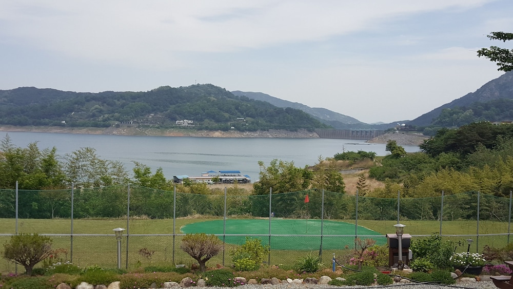 Hapcheonho View Smile Pension