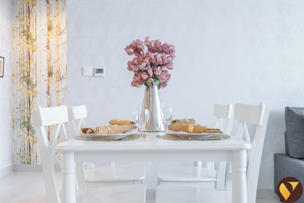 Vogue 2BHK Dubai Frame View Park Metro