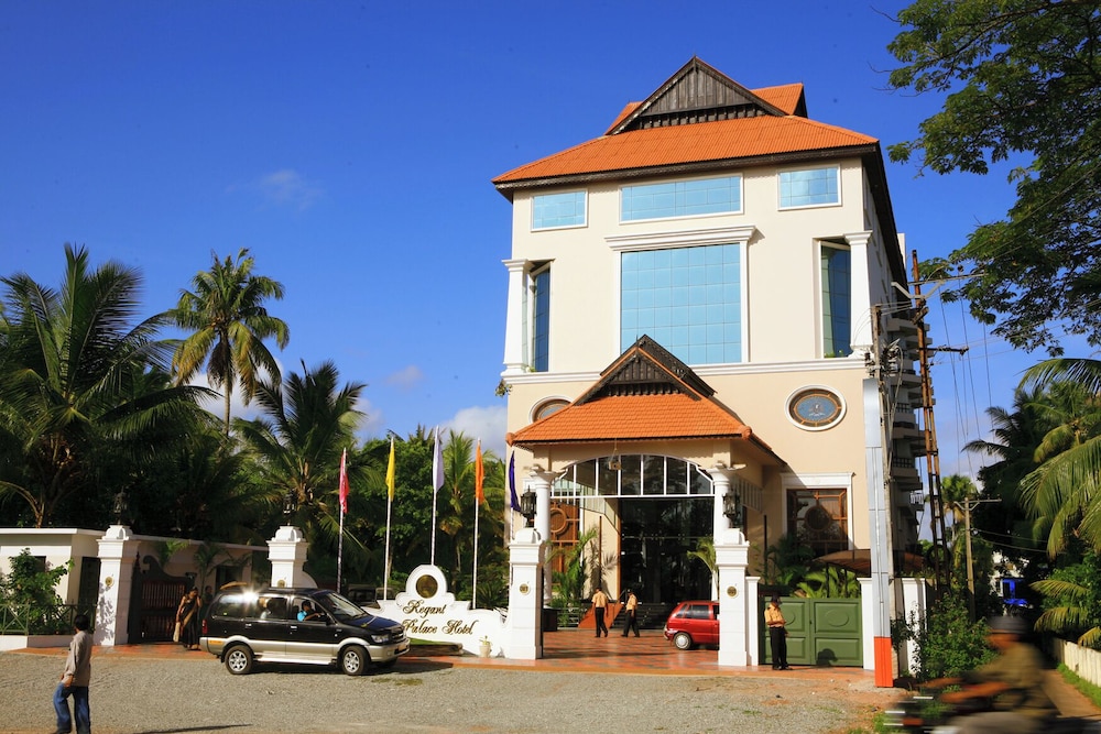 Regant Lake Palace