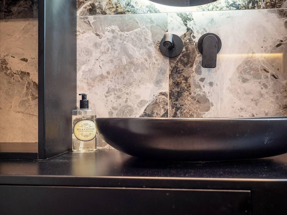 Residence Republic Square- Luxury at Top Location