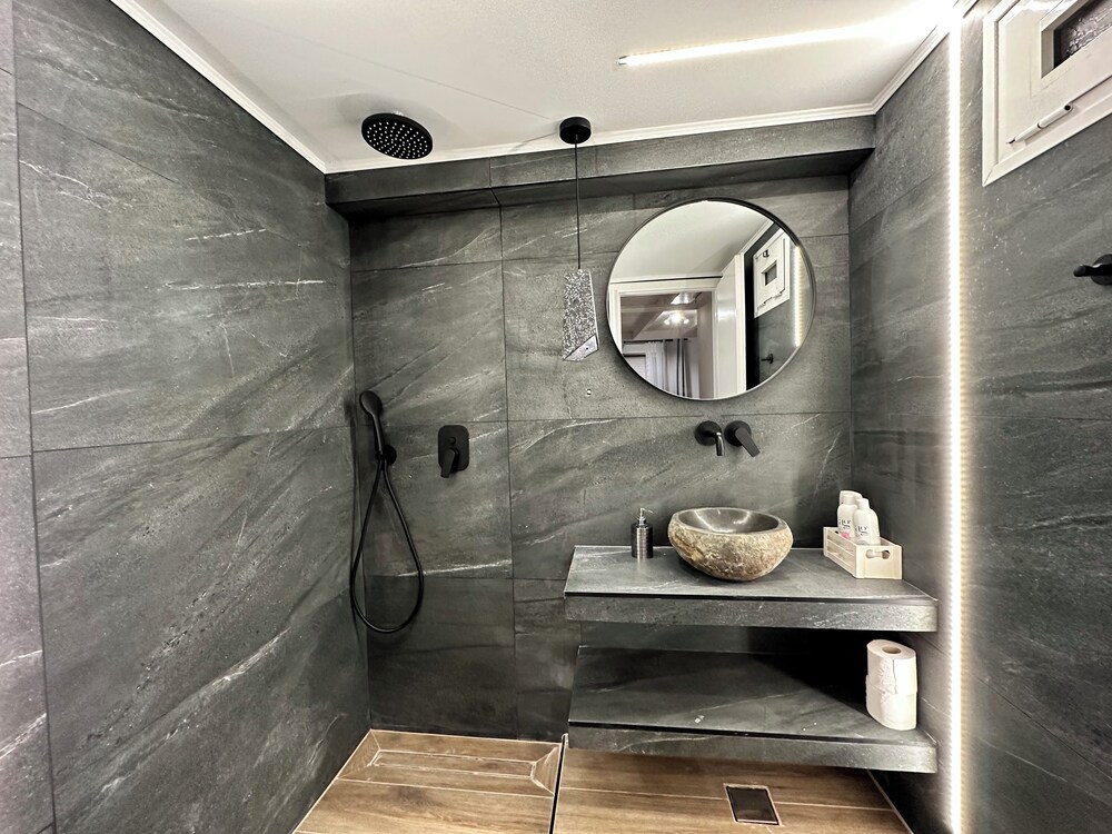 Maisonette Near Beach & City Center