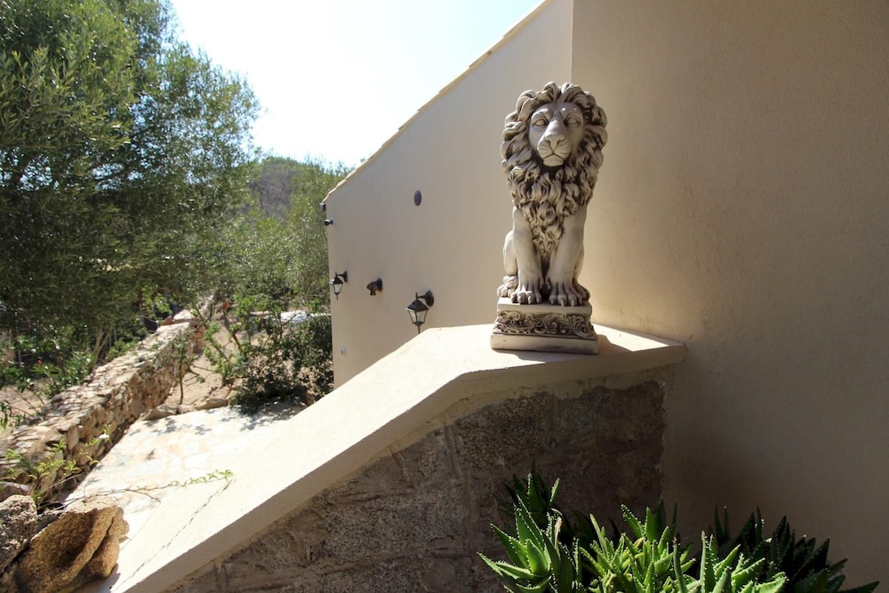 Villa Magdala in La Maddalena view 5