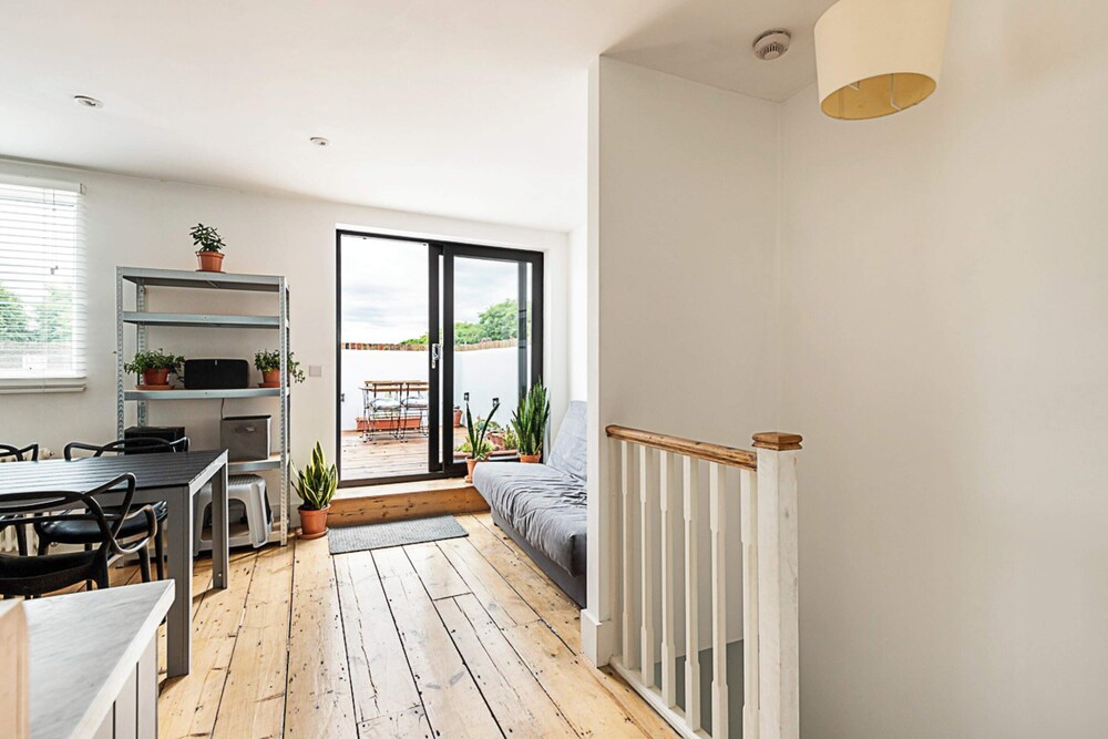 Stylish Chiswick Apartment With a Private Terrace