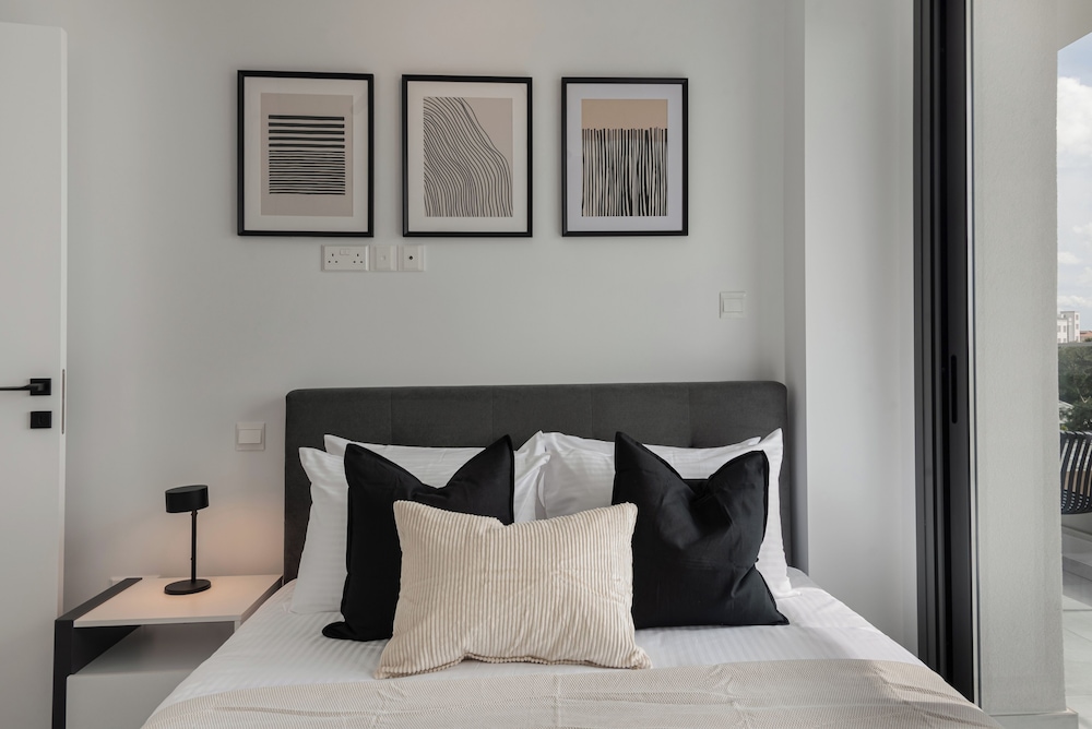 Phaedrus Living Paphos Noir Residence