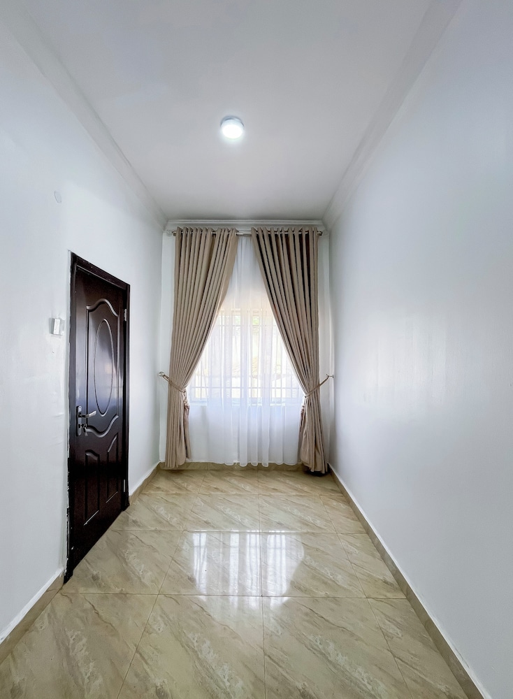 The12 by Naji Resort
