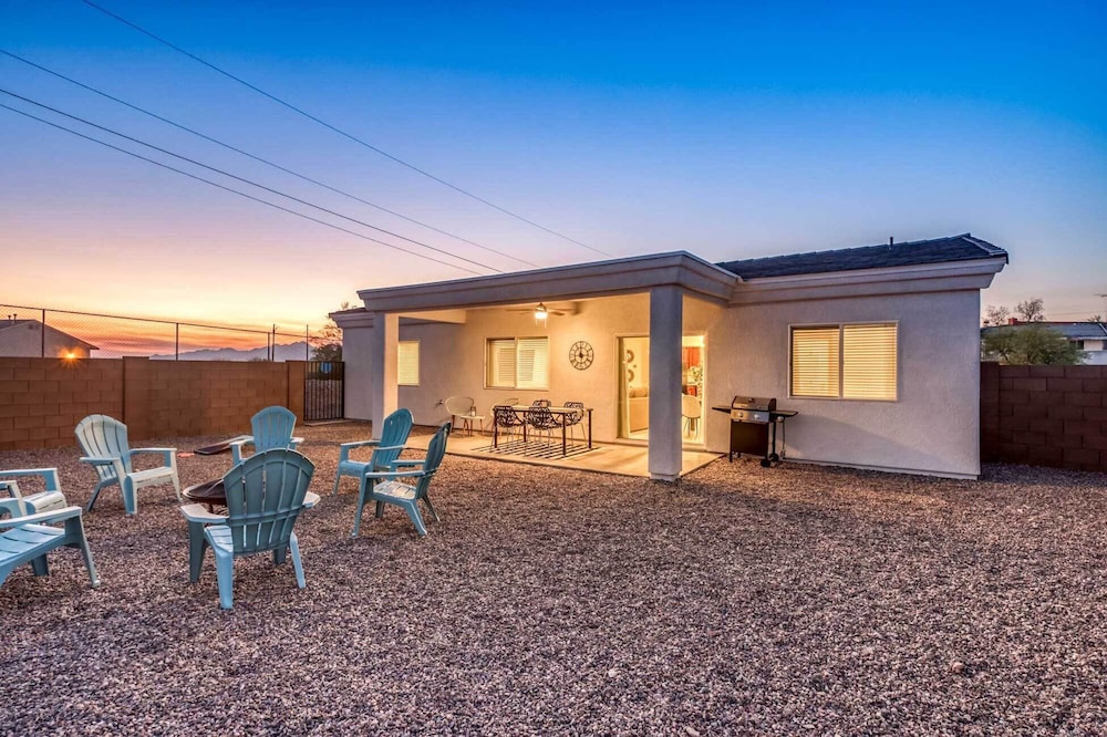 Lake Havasu City Home w/ Fire Pit ~ 2 Mi to Lake!