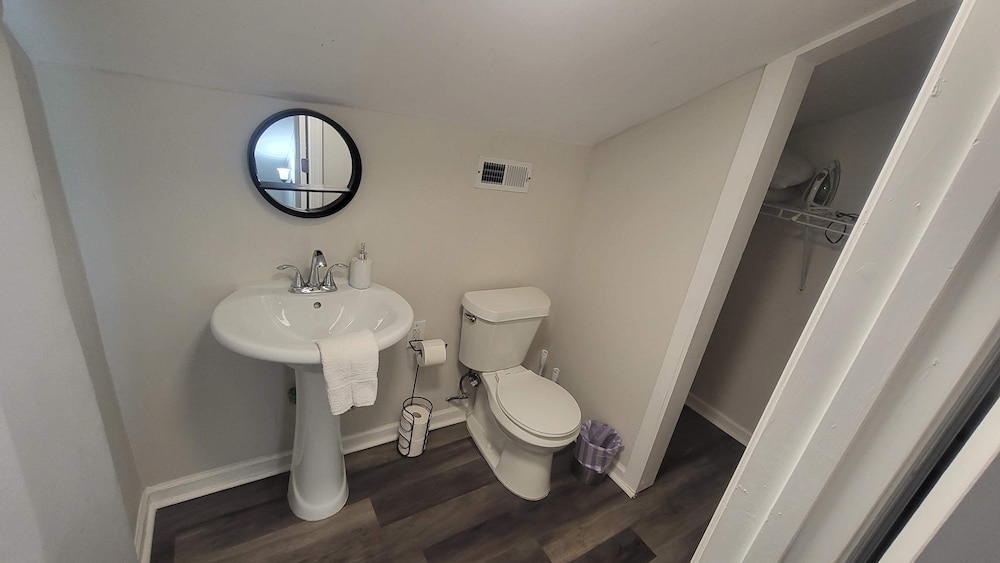 83rd Street Comfy Cottage