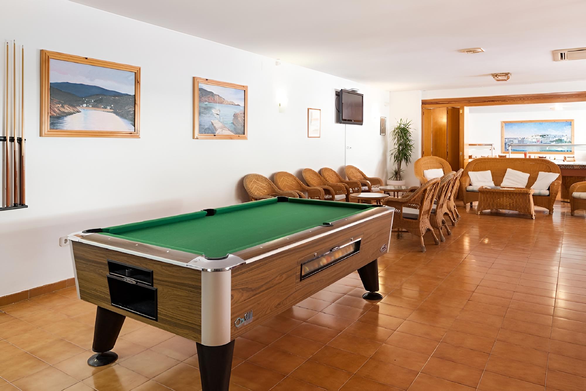 Aparthotel Puerto Cala Vadella