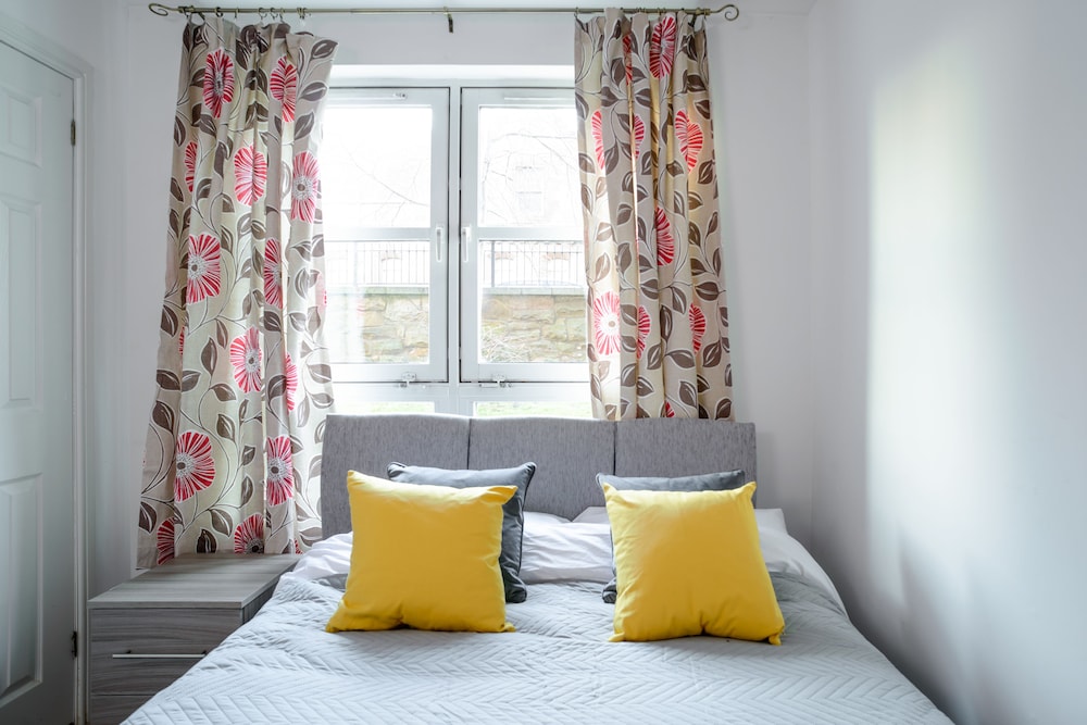 Charming Edinburgh Apartment view 5