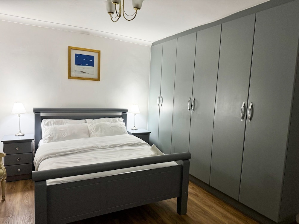 Modern North London Retreat - 7 Bedrooms